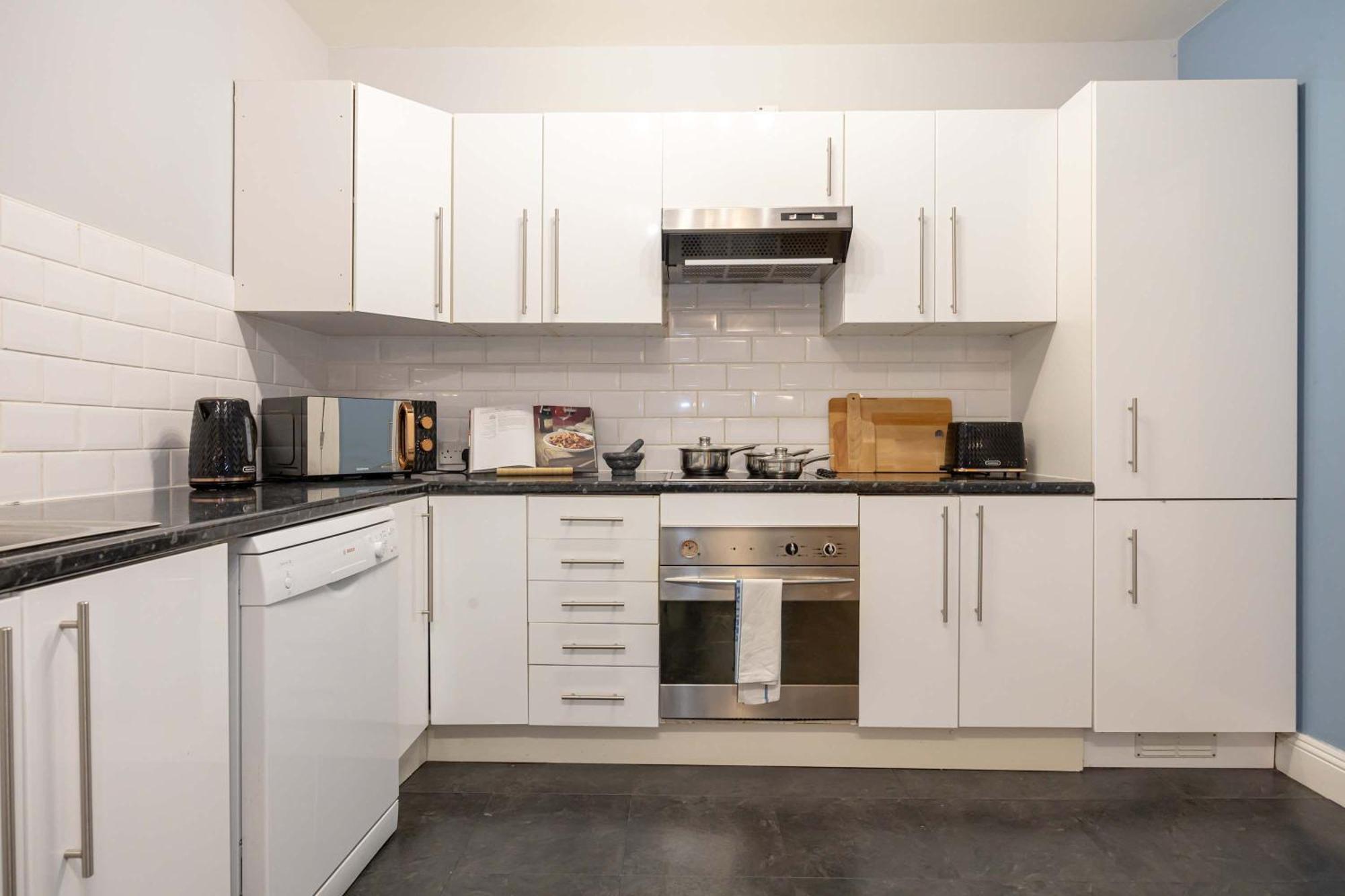 3 Bed Canal St Flat Sleeps 9 City Centre — Photos 1