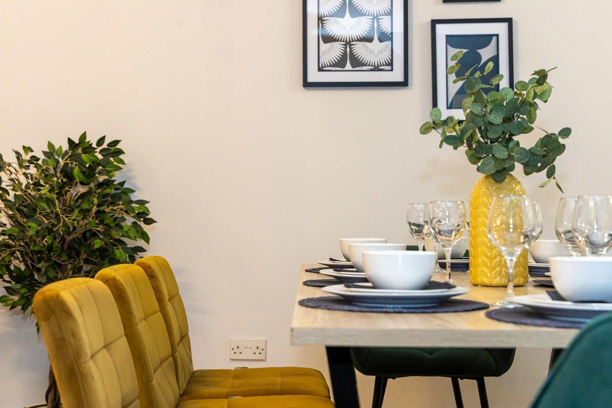 3 Bed Canal St Flat Sleeps 9 City Centre — Photos 2